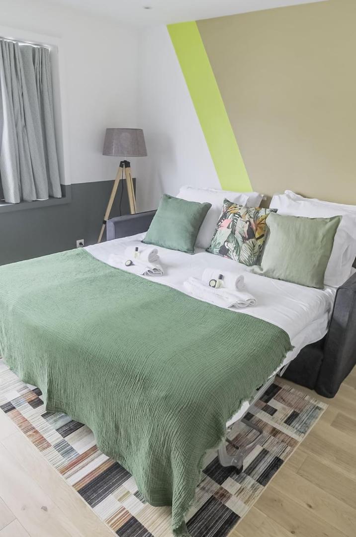 Appartamento Guestready - Airy Apt For 4 In Issy-Les-Moulineaux Esterno foto